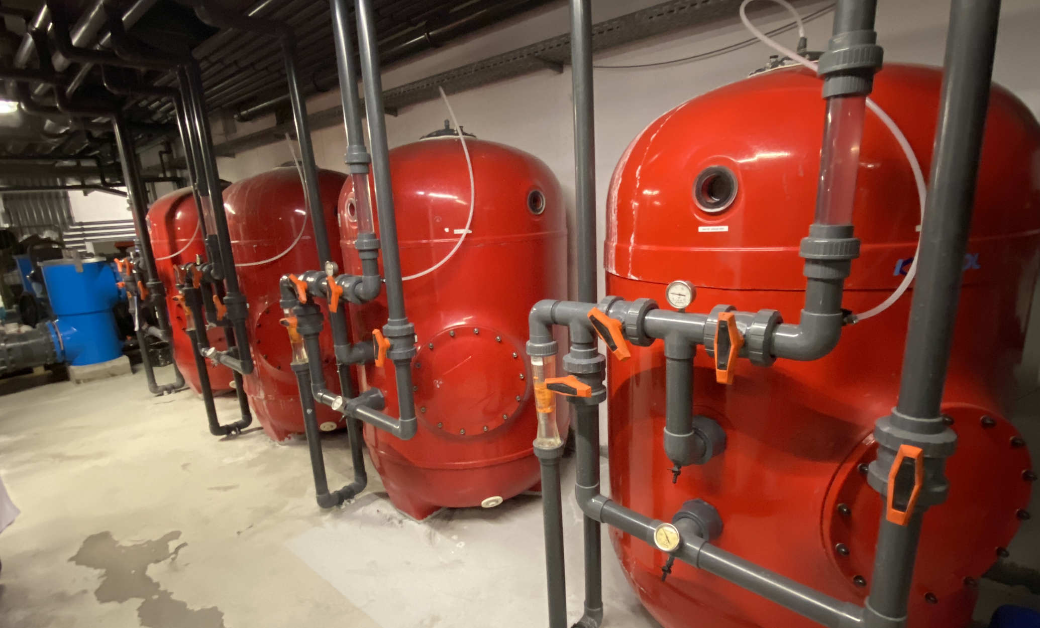 commercial pool activated carbon filters, charcoal filters, chloramine filtration, pool filters to remove combined chlorine