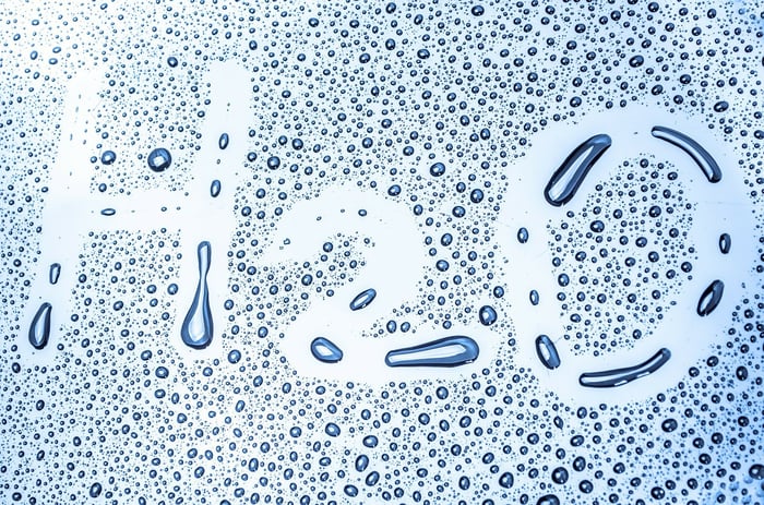 water condensation, window condensation, H2O droplets, natatorium, condensation rate